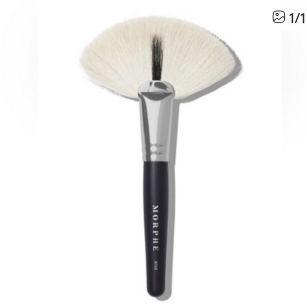 New Morphe Professional Brush Set with Black and Cream Bristles - Picture 2 of 2